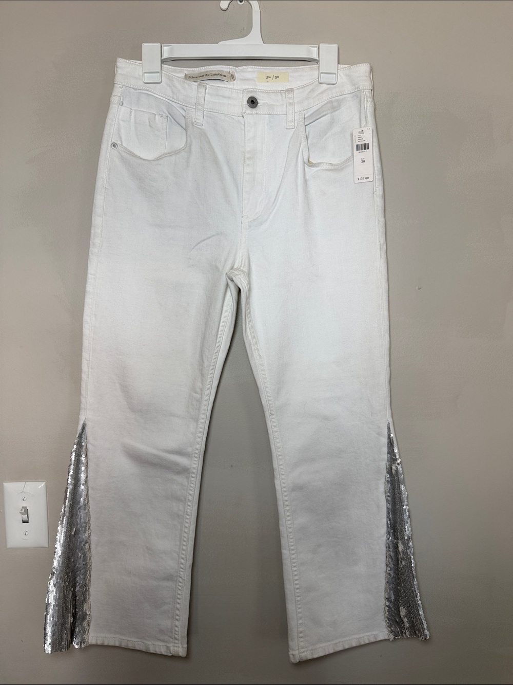 Anthropologie Pilcro NWT White Sequin Flare Jeans. Size 30